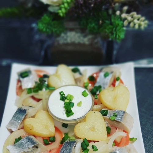 Herring with potatoes and garlic butter